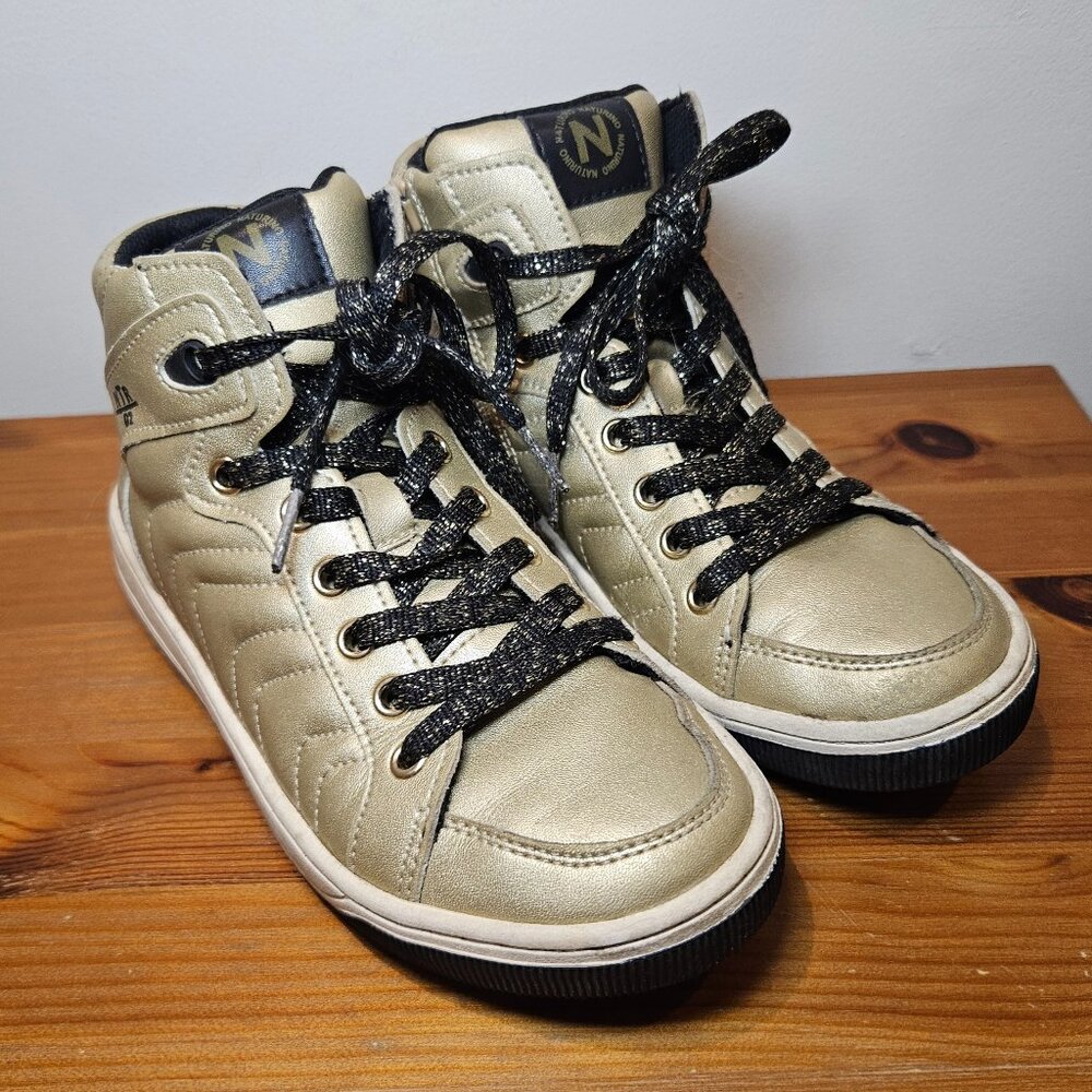 Kids sneakers
